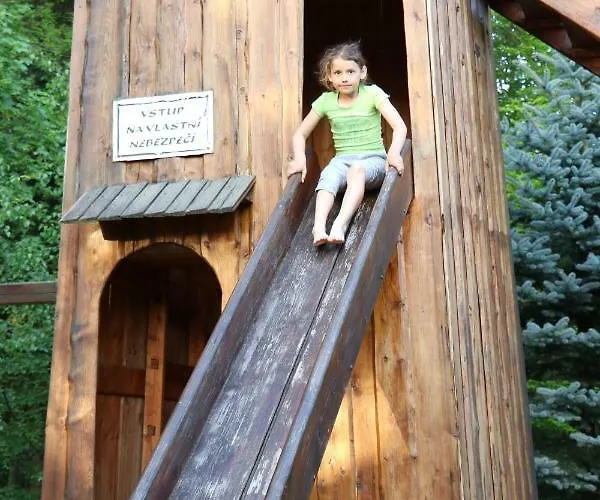The Hideaway Lodge